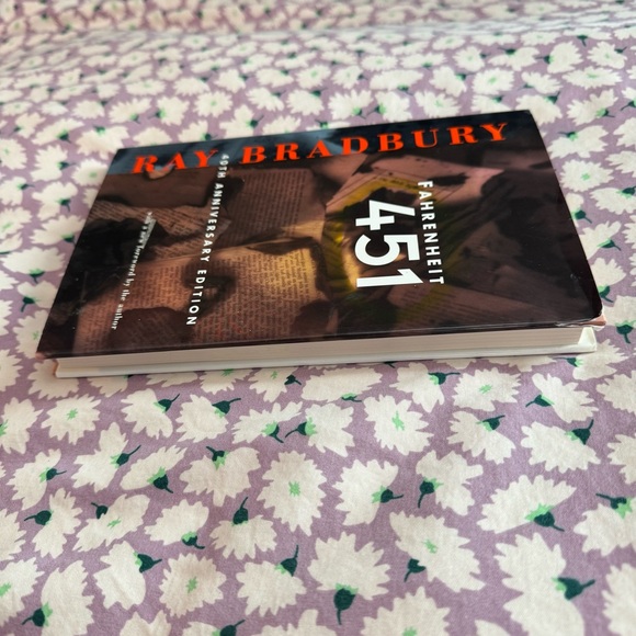 Signed 40th Anniversary Edition of Fahrenheit 451 by Ray Bradbury. - Picture 5 of 7
